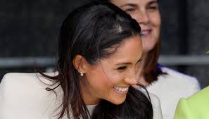 Meghan markle was just born lucky. Meghan Markle Thinning Hair Could Suffer From Alopecia Areata