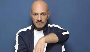 Καταδίωξη με πυροβολισμούς από τα πατήσια έως το μενίδι. Nikos Moytsinas H Pio Dynath Toy Sxesh Exei Megalh Adynamia The Body