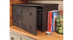 Cuisine 8 Bonnes Idees Pour Cacher Son Micro Ondes Rangement Cuisine Diy Maison Idee Rangement