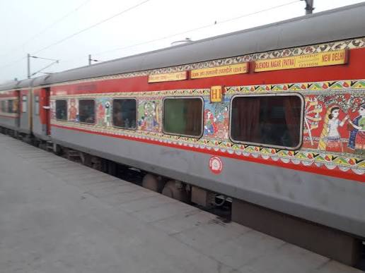 चित्र:12309 Rajdhani Express - AC 1st Class - H1.jpg - विकिपीडिया