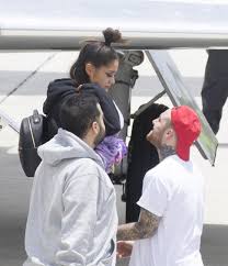 Mac is devastated that ariana may have become engaged to her new boyfriend, he doesn't want to believe it, the source said. Ariana Grande Tearfully Kisses Mac Miller In Emotional Reunion After Concert Bombing Pics Entertainment Tonight