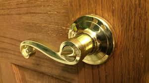 How To Unlock A Twist Lock Door Knob Youtube