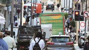 Continua a incerteza das nossas vidas, o medo de andar na rua, a desinfecção de tudo e o. Xexwzh2xg6 Qem