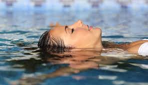 10 tips on how to float in swimming