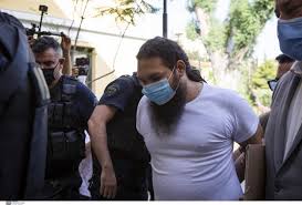 Ο εν λόγω κληρικός όπως αναφέρουν οι πληροφορίες είχε μαζί του ένα μπουκαλάκι με βιτριόλι, το οποίο έριξε κατά των μητροπολιτών στα χέρια και στο πρόσωπο. Cukool0gispscm