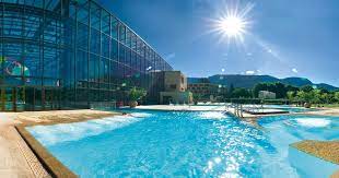 Great gym, utterly incredible spa area and facilities, good bar area and drinks selection, and. Therme Meran Thermal Erlebnisbad Mit Wellness Bereich In Sudtirol