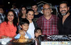 So if you want to know all about satish kaushik family background along with photos gallery then keep on reading and watching. Veteran Actor Satish Kaushik Celebrates 63rd Birthday In Mumbai See Pics Indiatoday