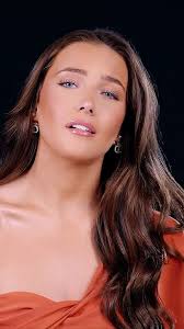 Stunning "Unchained Melody"