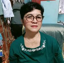 Can someone please clear this pic up for a friend for Mother's Day