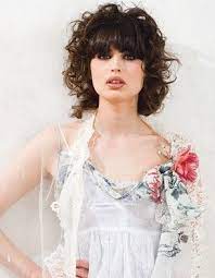 Carre Bouton Tendance De Cheveux Coiffure Mariee Camille Albane Coiffure Mariage