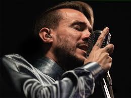 Cem Adrian Kimdir? Müzik Kariyeri ve Yaşamı