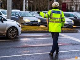 Hotarârea de suspendare a exercitarii dreptului de a conduce se comunica titularului de catre serviciul politiei rutiere, care îl are în evidenta contravenientul, în termen de 10 zile de la data constatarii ultimei contraventii. Cum Sa Redobandesti Permisul Auto Dupa Ce A Fost Suspendat Ce Pasi Trebuie Efectuati Cumsa Ro