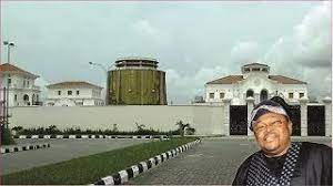 Jun 30, 2021 · chei anything wey commot recluse adenuga from house must be really seriousexactly my thought. Mike Adenuga New 8 Billion Naira Mansion In Banana Island Lagos Youtube