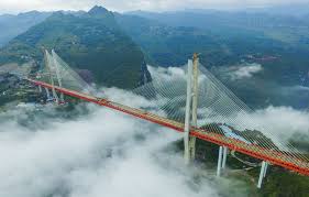 Are o suprafață totală de 165,3 milioane de kilometri pătrați și se întinde pe o suprafață de 15.500 km de la strâmtoarea bering în nord și marea ross în antarctica. China InaugureazÄƒ Cel Mai Inalt Pod Rutier Din Lume MaÈ™inile Trec La Peste 560 De Metri Deasupra Unui Rau Pe Un Pod Construit In Doar Trei Ani Automarket