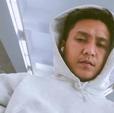 ANYONE BUT YOU ON NETFLIX APRIL 23! 😍