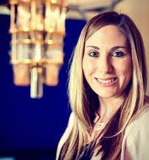 Amanda Carlo's Instagram, Twitter & Facebook