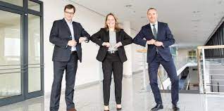 Find your nearby deutsche bank : Talanx Deutsche Bank Und Talanx Schliessen Langlaufende Partnerschaft Zum Vertrieb Von Versicherungsprodukten
