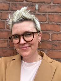 Sarah Jardine's Instagram, Twitter & Facebook