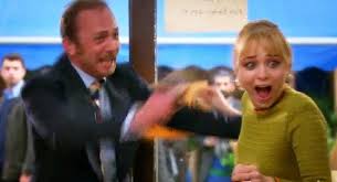 Ali se gândeşte să se întoarcă acasă, simţind că acelui loc îi aparţine. Tradarea Episodul 107 Rezumat Pulbere De Stele