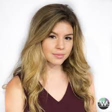 Amanda Viveiros's Instagram, Twitter & Facebook