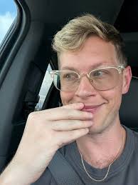 Git out in Facebook jail and can't comment for 24 hours because some woman  commented