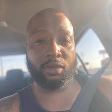 Desmond McCoy (@SL62Tall) • Facebook