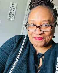 Carmen Ray's Instagram, Twitter & Facebook