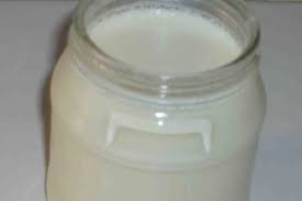 Recette Yaourt Vanille Maison Recipe In 2020 Milk Glass Glass Of Milk