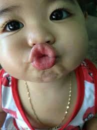 A Moment On The Lips A Lifetime On The Hips Meme Baby Kiss Learning Is So Cute Baby Kiss Beautiful Babies Cute Kids