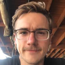 mickey sanchez (@Mickanio)