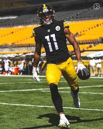 Nfl flag has announced registration for the inaugural nfl flag madden 21 youth club championship is now open. Chase Claypool Pittsburgh Steelers Football Nfl Football Players Steelers Football