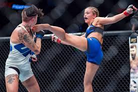 Seven Pictures Of Paige Vanzant Being Awesome Paige vanzant faces rachael ostovich at tonight's ufc on espn+ 1 fight card. seven pictures of paige vanzant being