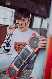 Ngô quyền linh là ai. Ngo Quyá»n Linh Nam Sinh 16 Tuá»•i Sá»Ÿ Há»¯u Kenh Youtube HÆ¡n 300k Follow