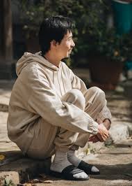 Am đen vâu phương anh đào em điệu ballad. He Lá»™ Outfit Binh Dan Trong Mv Ä'i Vá» Nha Cá»§a Ä'en Vau