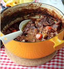 Le Temps Humide Lillois M A Donne Tres Envie De Preparer Un Plat Mijote Puisque J Avais Achete 600 G De Boeuf A Braiser Je Me Suis Lan Food Pot Roast Cooking