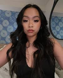 Ashley Tinnin's Instagram, Twitter & Facebook