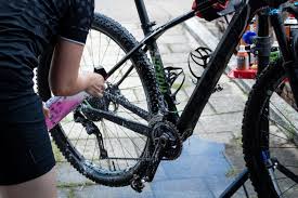 Fahrrad Reinigen Und Fahrrad Pflegen Tipps Und Tricks Fahrrad Reinigen Fahrradkette Reinigen Fahrrad Reparieren