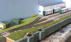 A 3 Module Selfcontained Switching Shunting Layout That Mimics In A Small Way The Rail Side Operations Of A Tropica Model Railway Model Trains Model Railroad