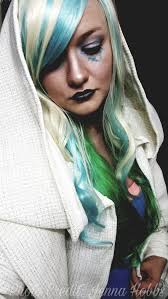 Blue makeup tips and tricks for beginners