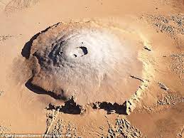 Meteorite Reveals Volcanoes Erupted On Mars For 2 Billion Years Planets And Moons Mars Planet Olympus Mons