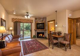 Westgate Branson Woods Resort Provides Easy Access To Spectacular Lakes Golf Silver Dollar City Outle Branson Missouri Hotels Branson Vacation Lodge Rentals