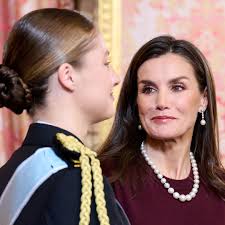 Princess Leonor, 19, stuns in military uniform alongside glamorous mother  Queen Letizia ahead of major milestone