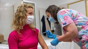 A korábbi adagokkal együtt immár összesen 74 ezer ember beoltására elég. Szputnyik Vakcinara Is Lehet Idopontot Foglalni A Sinopharm Es Az Astrazeneca Mellett A Nap Hirei Infostart Hu