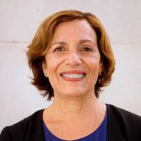 Lynne Mueller's Instagram, Twitter & Facebook