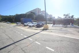 Ce mercredi, jacques nacer, président de la chambre de commerce et d'industrie de la corse du sud, a été abattu de trois balles, dont deux dans la tête, devant son magasin situé à ajaccio, à l'heure de fermeture. Le Parking St Joseph Toujours Peu Utilise A Ajaccio Corse Matin