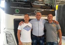 With cecília esztergályos, tamás ádám, zénó kárász, teréz bod. A Raduly Familia Kft Mostantol Egy Volvo Trucks Hungary Facebook