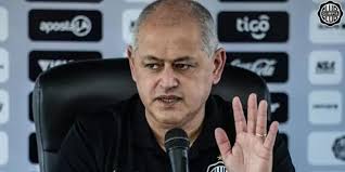 El pedido especial de Chiqui Arce para el jueves emociona a los hinchas  franjeados