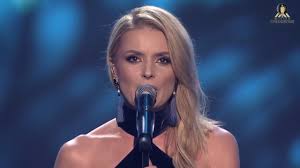 Halina mlynkova (często nazywana halinka mlynkova lub młynkova) to pochodząca z zaolzia polska wokalistka. Halina Mlynkova Ostatni Raz Mister Suprnational 2017 Youtube