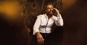 Derek Hough