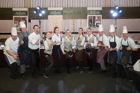Wenn Fremde Zu Freunden Werden Beim 15 Herbstball Tauchaer Online Stadtmagazin